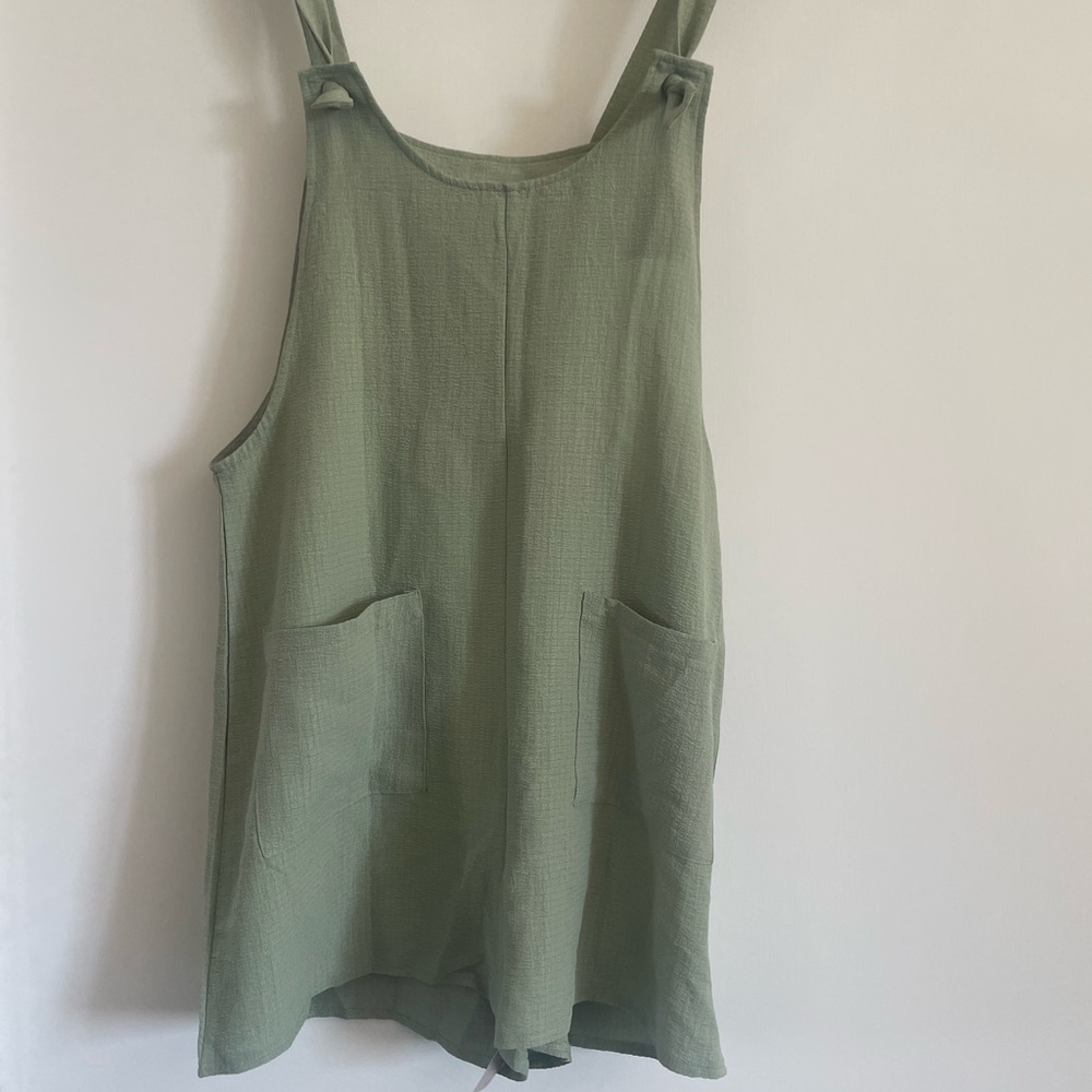 Short jumpsuit